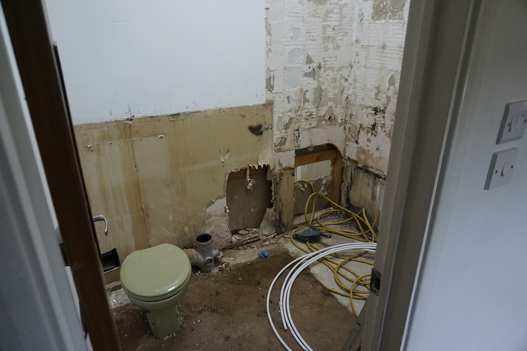 Building Single Storey Side House Kitchen Extension In Milton Keynes