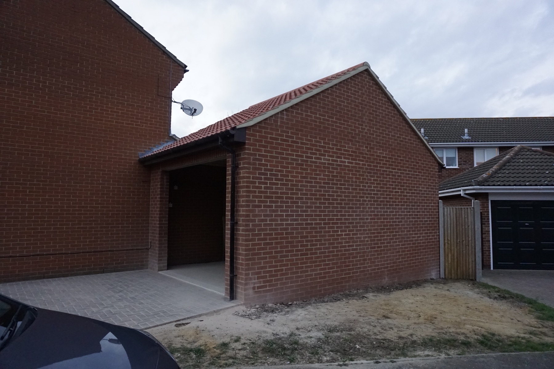 Building Garage in Newport Pagnell