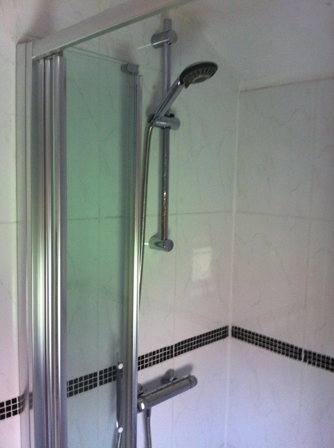 En-suite renovation in Bletchley