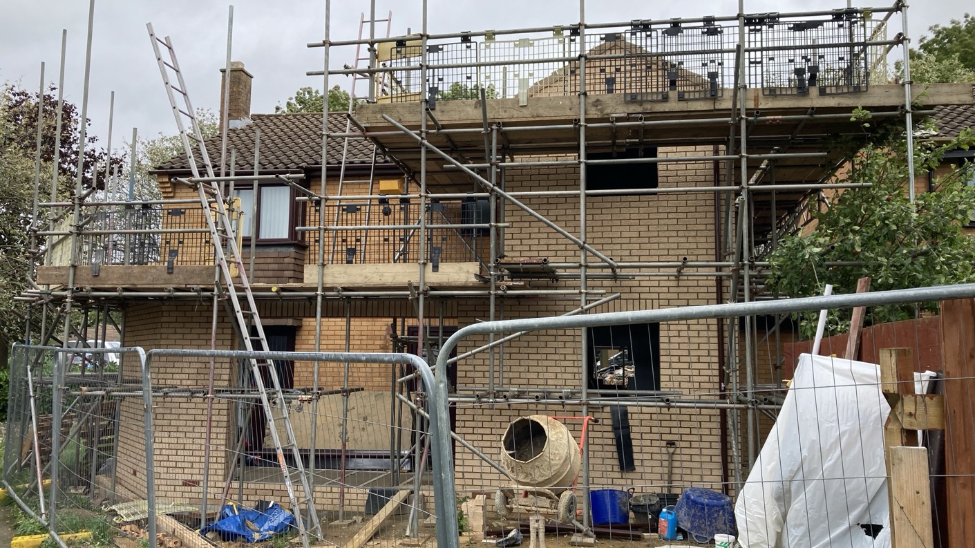 Building extension above the garage and at the rear in Oldbrook
