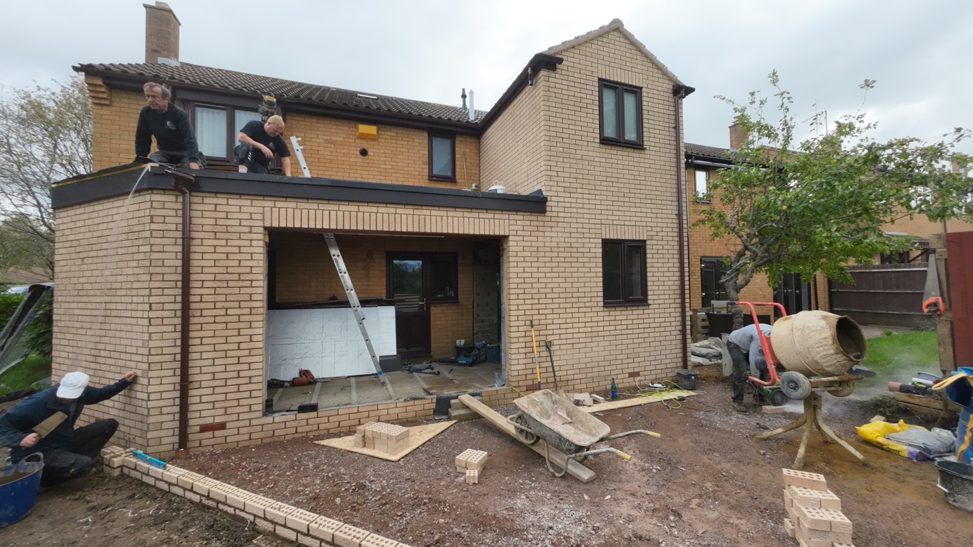 Building extension above the garage and at the rear in Oldbrook