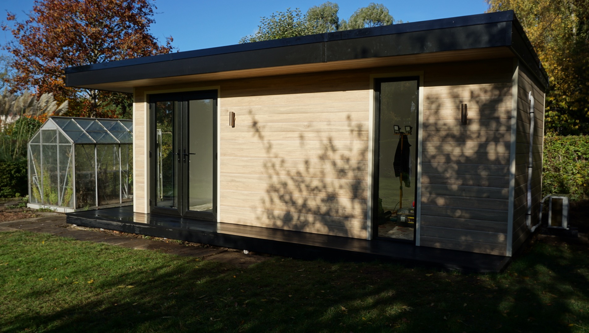 Luxury Garden Room in Milton Keynes