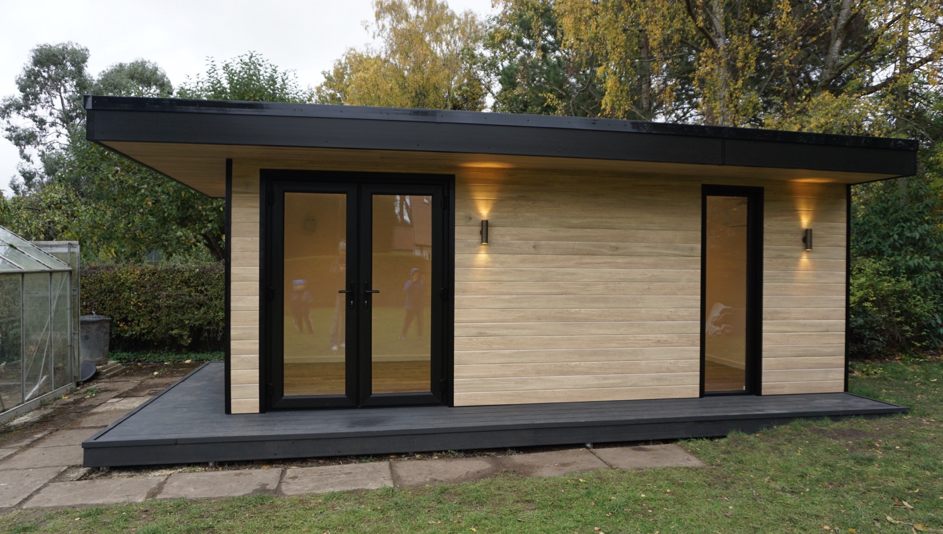 Luxury Garden Room in Milton Keynes
